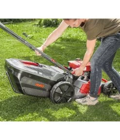 AL-KO Benzinrasenmäher 46.0 SP-A Comfort 15 AL-KO Benzinrasenmäher 46.0 SP-A Comfort -Garten & Außenbereich 6942858 WE DE 005 RasenmaeherComfortSPAComfort